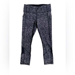lululemon | size‎ 4 Pace Rival Crop (22") Formation Alpine White Black
